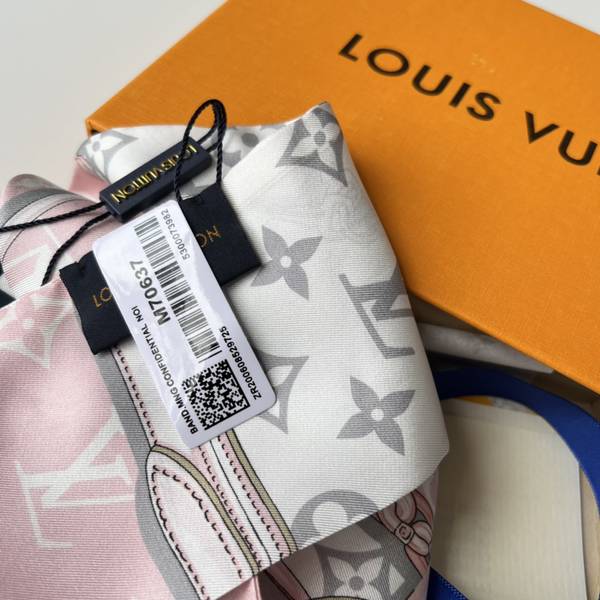 Louis Vuitton Scarf LVC00485